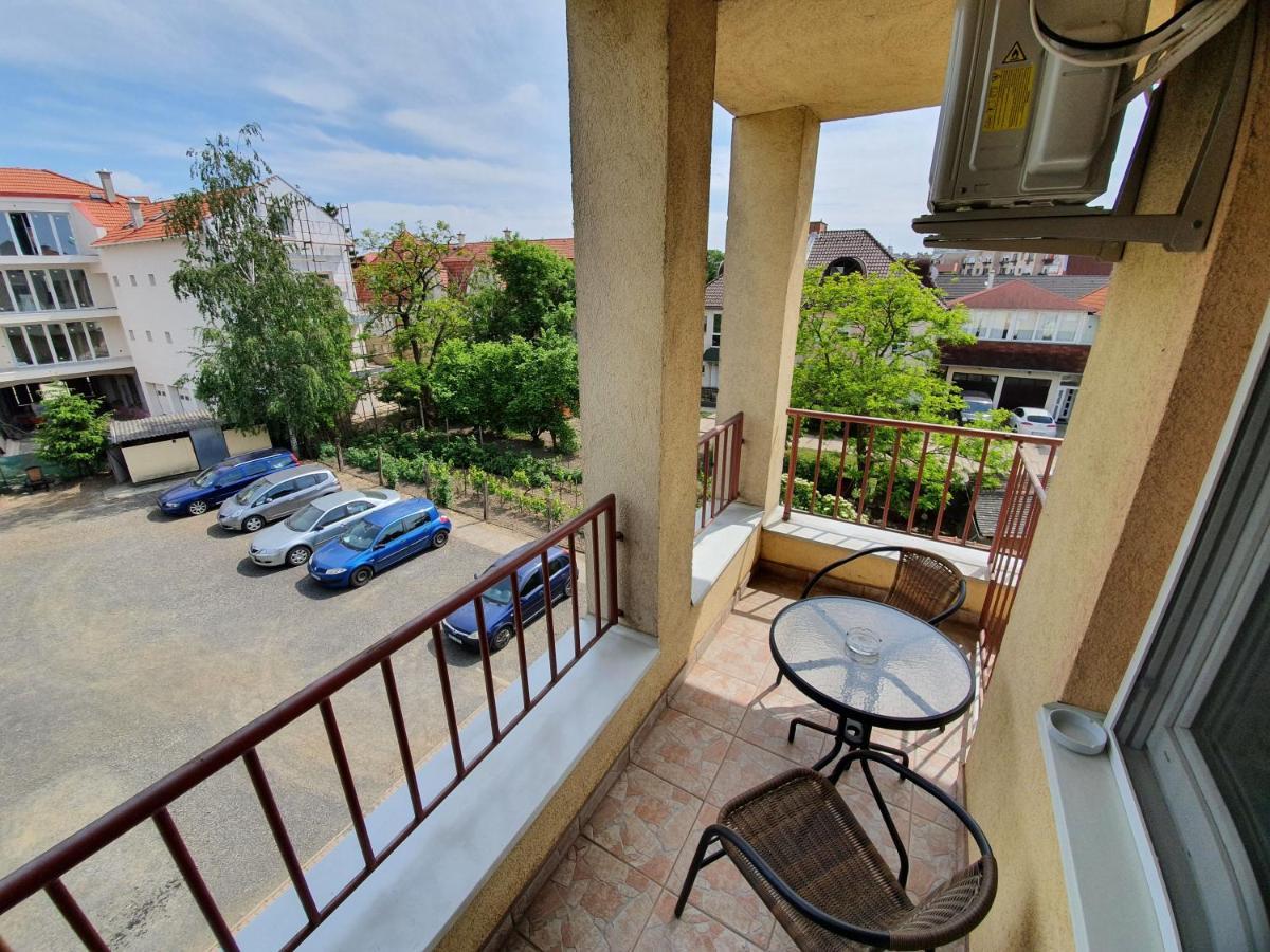 Fischer Apartman 3 ハイデゥソボスロー エクステリア 写真